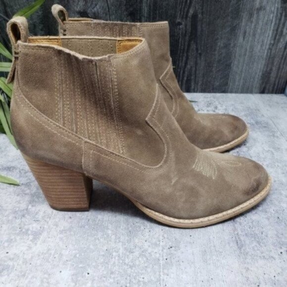 NWT Dolce Vita | Taupe Suede Jones Chelsea Western Style Bootie - Picture 5 of 7